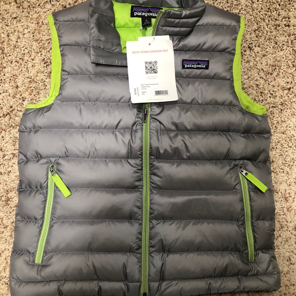 Boys S (7-8) Patagonia Vest NWT